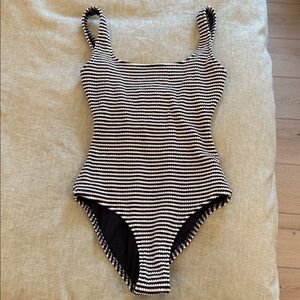 NWOT Aerie Black and White Striped XS Swimsuit